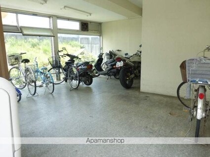 第４４長栄ロイヤルコーポ瀬田[1LDK/60m2]の駐車場