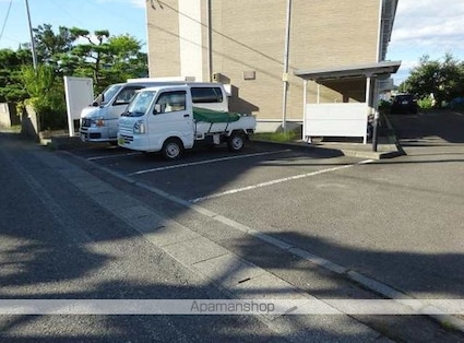 レオパレスチャオ[1K/28.02m2]の駐車場