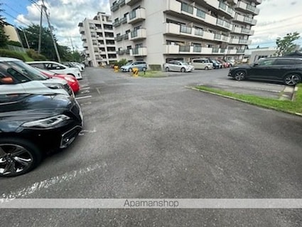 シャルマンコーポ第３瀬田[2LDK/65.85m2]の駐車場