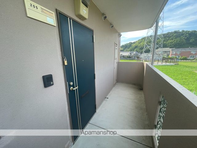 KOINOMOTOマンションの玄関写真