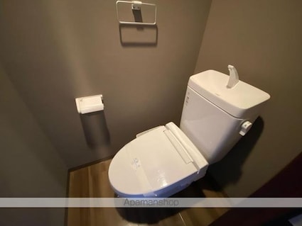 プレシャスタイム本町[1LDK/30.42m2]のトイレ