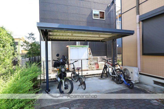 グローリータウンBの玄関写真