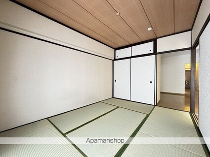 アポー河辺壱番館[3DK/66m2]の内装1