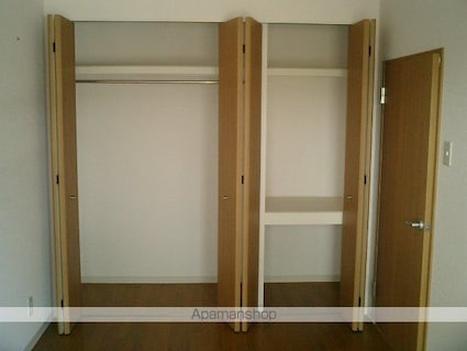 ベルヴィ栗東[2LDK/53m2]の収納