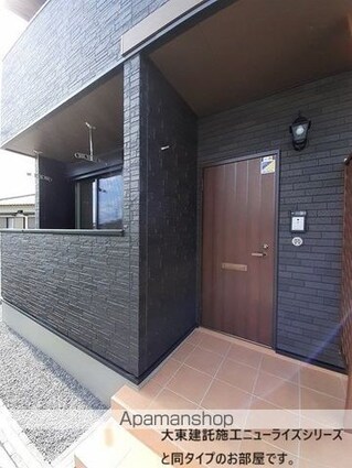 パルタウン参番館[2LDK/50.47m2]の玄関