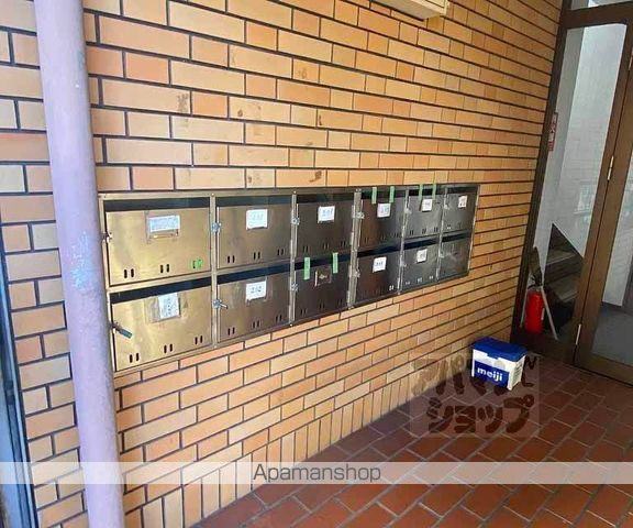 ピュアガーデン桂の玄関写真