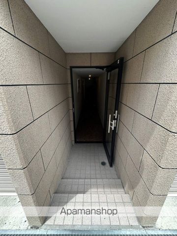 フラットJ月寒中央の玄関写真