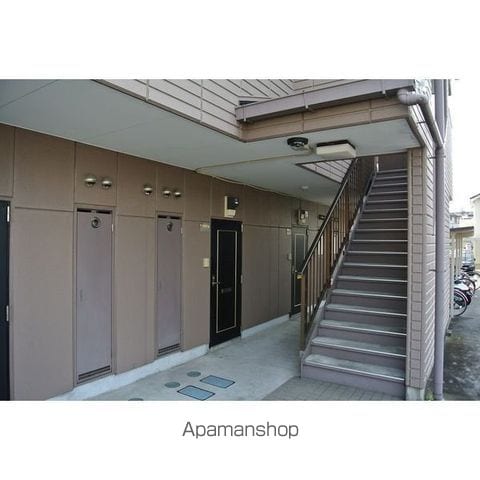 イーストタウンK.の玄関写真