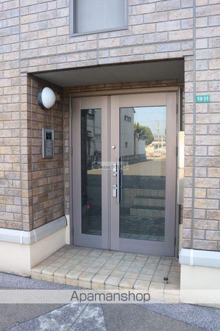ファミーユ南手城の玄関写真