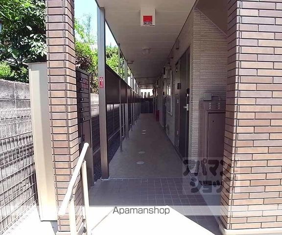 クレイノ太秦天神川の玄関写真