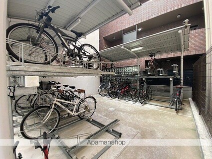 アールコート早稲田[1K/25.11m2]の駐車場