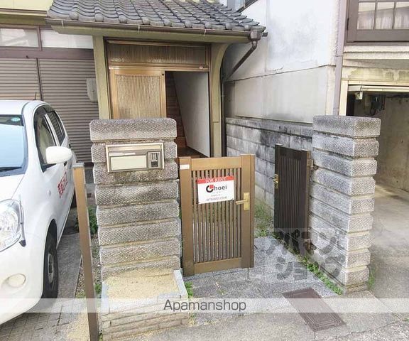 西野様子見町貸家の玄関写真