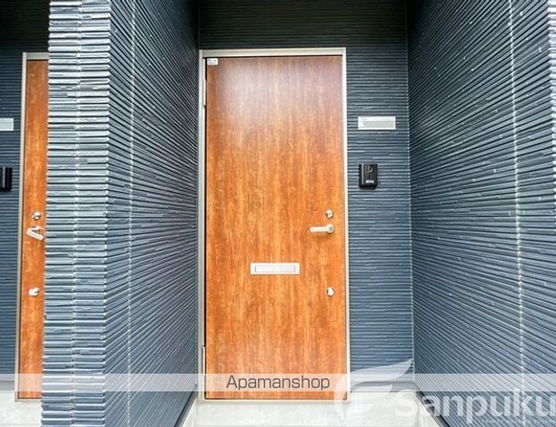エニシア伊予の玄関写真