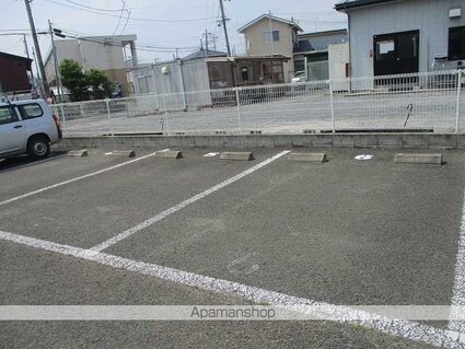 レオパレスサンハイム岩切Ⅲ[1K/23.71m2]の駐車場
