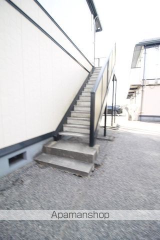 フォレスト桑野Bの玄関写真
