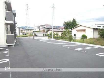 ベラ・ルーチェ[1LDK/32.61m2]の駐車場