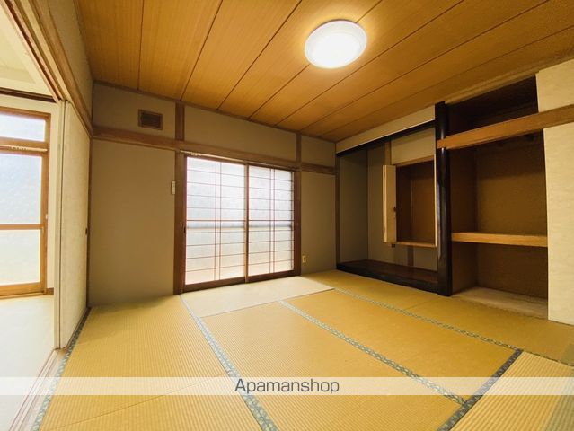 西旭岡町1丁目22番戸建の内装写真
