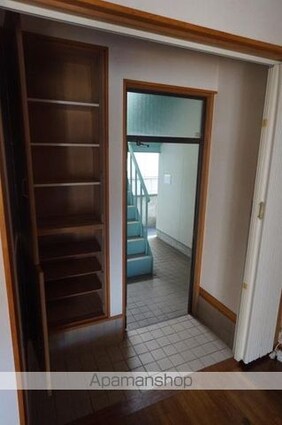 ＫＲ西垣生[3LDK/61.05m2]の玄関