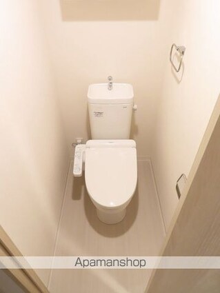 グローリオシェルト池袋本町[2K/25.5m2]のトイレ