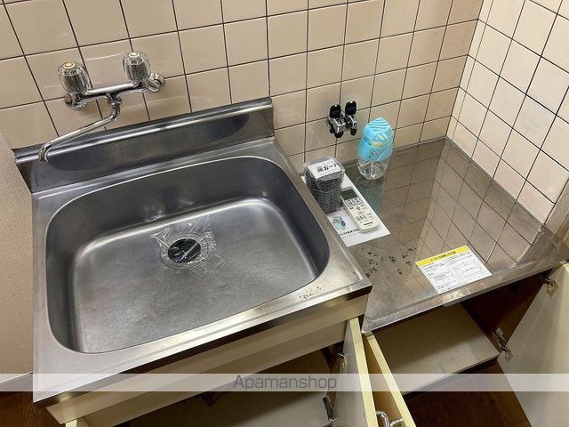 ホワイトピアニの内装写真
