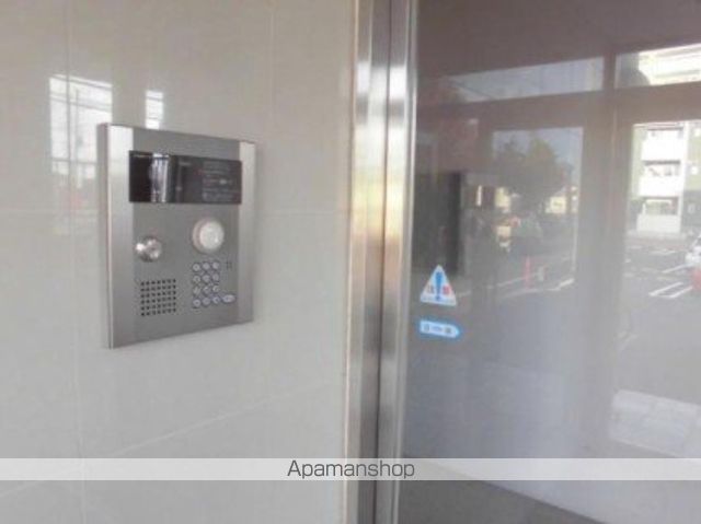 つくばエクスプレス 守谷駅 徒歩20分 4階建 築14年の玄関写真