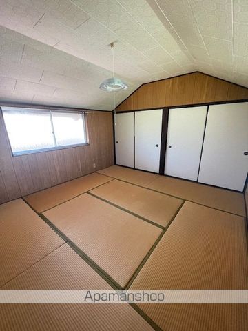 安芸高田市 2階建 築55年の内装写真