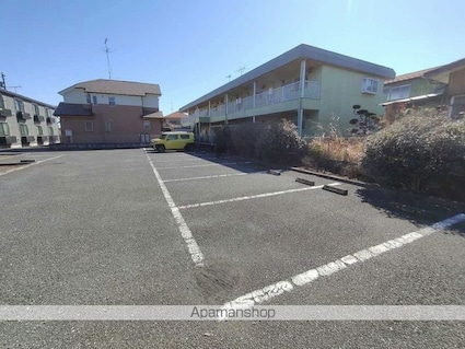 レオパレスフォーチュン２１[1K/26.08m2]の駐車場1