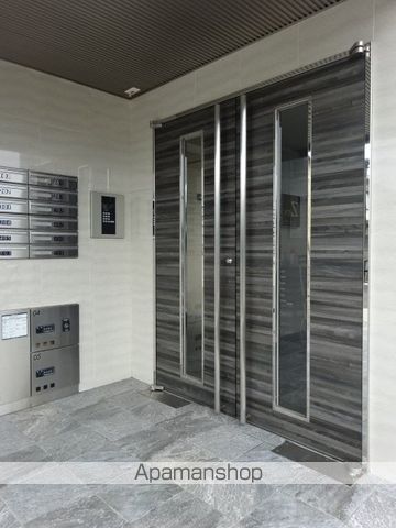 浜松市中央区 5階建 築8年の玄関写真