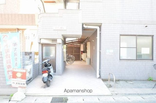 K1ビルの玄関写真