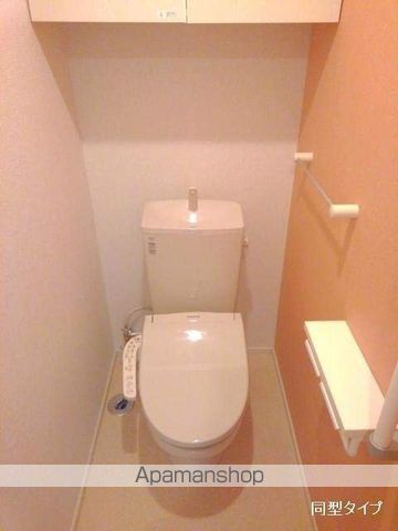 フラワーマンション中央図書館前の内装写真