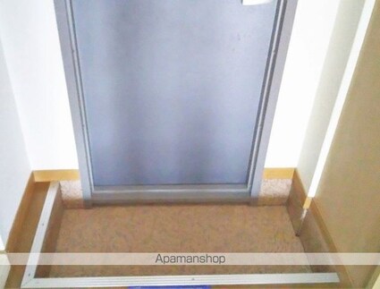 レオパレスフローラ[1K/26.49m2]の玄関