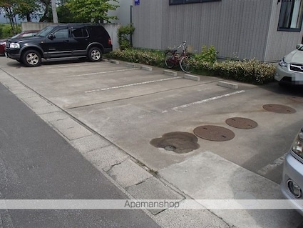 ＣＥＮＴＵＲＹ３３０[1LDK/39.74m2]の駐車場