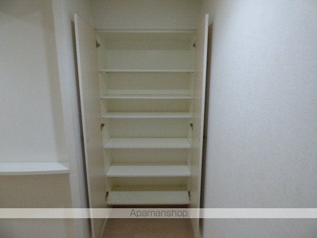 ジュネーゼグラン本町EASTの内装写真