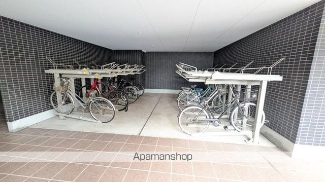 ニュートリノ要の内装写真