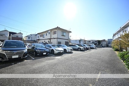 東京都世田谷区祖師谷６丁目[2DK/56.7m2]の駐車場