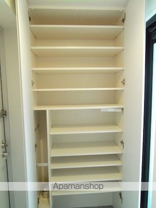 東京都新宿区下宮比町[1K/25.65m2]の玄関