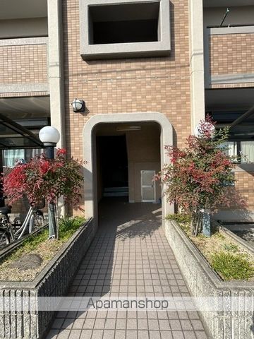 ヴィクトリアコート忠岡の玄関写真