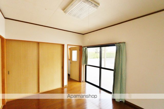 新居ハイツの内装写真