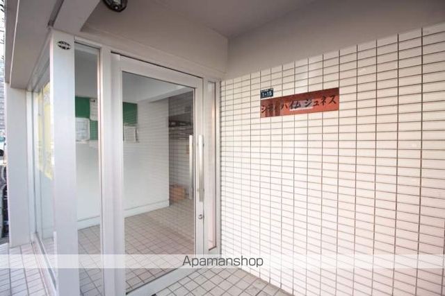 シティハイムジュネスの玄関写真