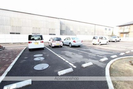 ブルーフォーレＤ棟[2LDK/55.44m2]の駐車場