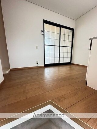 片岡コーポ[2K/27.7m2]の玄関
