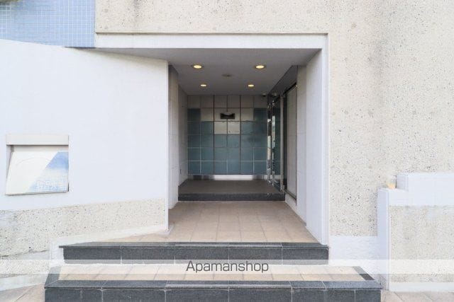 マートルコート駒沢大学の玄関写真