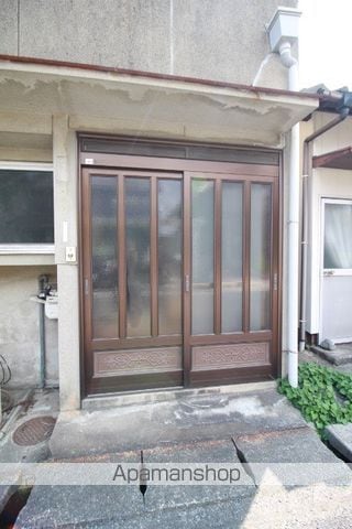 立川町貸家東の玄関写真
