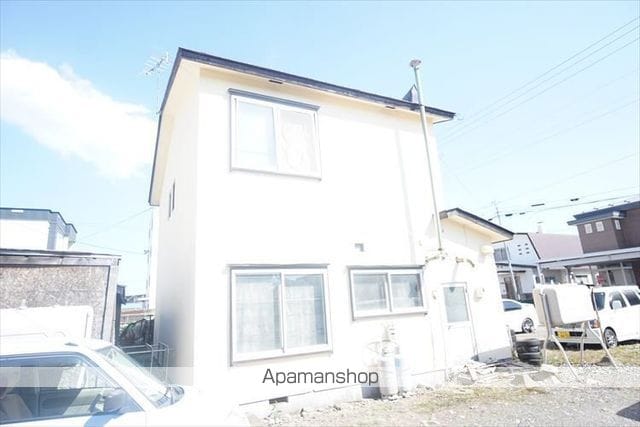 新町一棟二戸貸家の外観写真