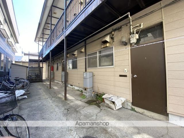 中川アパートの玄関写真