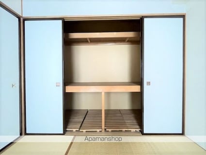 グロリアハイツ若松[3LDK/77.9m2]の収納