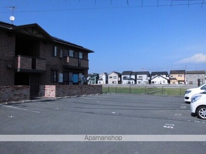 Ｃｏｚｙ　Ｃｏｕｒｔ　Ｂ棟[2LDK/53.84m2]の駐車場