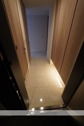 東京都新宿区四谷４丁目[3LDK/74.92m2]の玄関