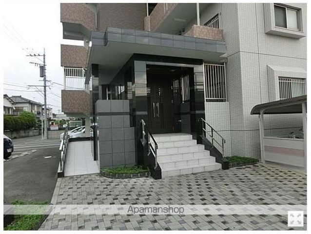 RIVERS COURTの玄関写真
