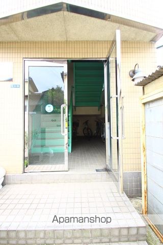 クラウンロイヤルの玄関写真